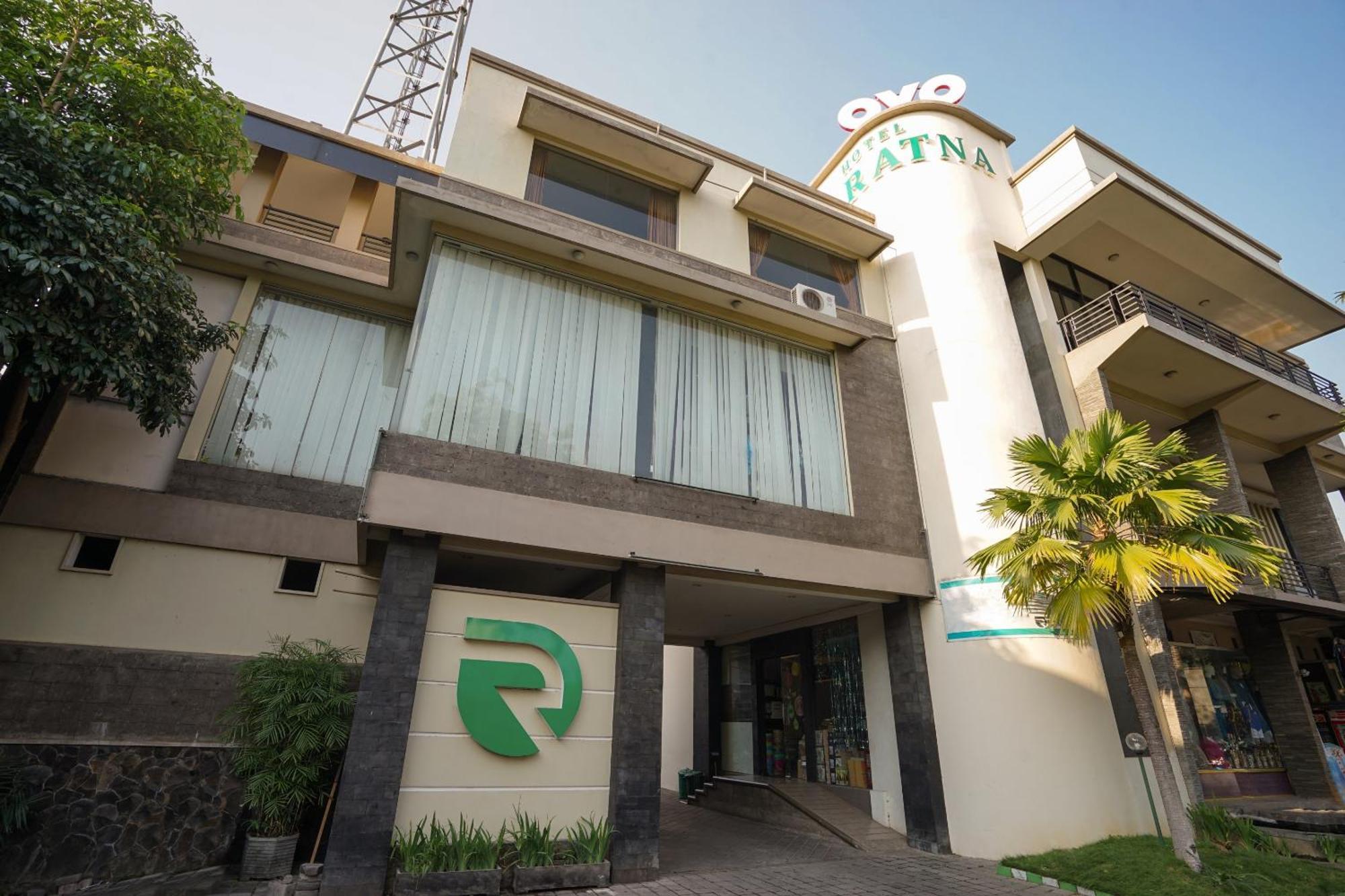 Capital O 1430 Hotel Ratna Syariah Probolinggo Exterior foto