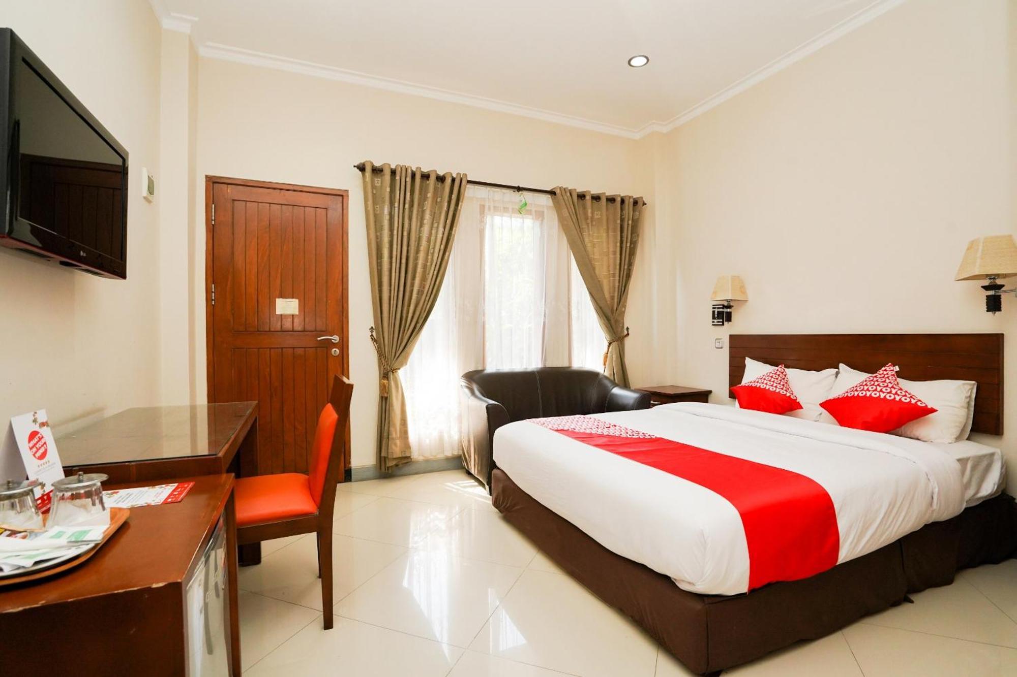 Capital O 1430 Hotel Ratna Syariah Probolinggo Exterior foto