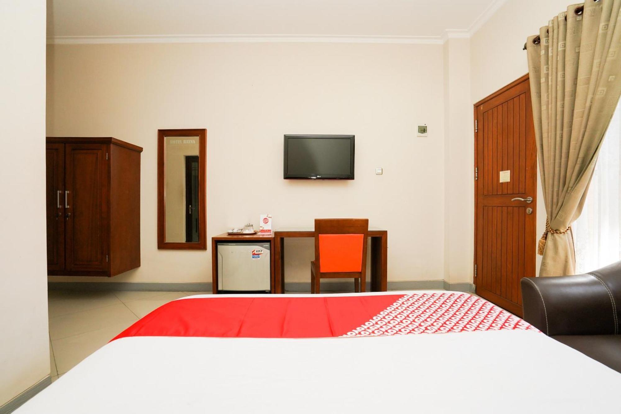 Capital O 1430 Hotel Ratna Syariah Probolinggo Exterior foto