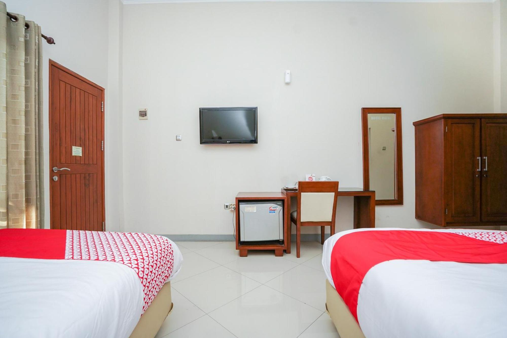 Capital O 1430 Hotel Ratna Syariah Probolinggo Exterior foto