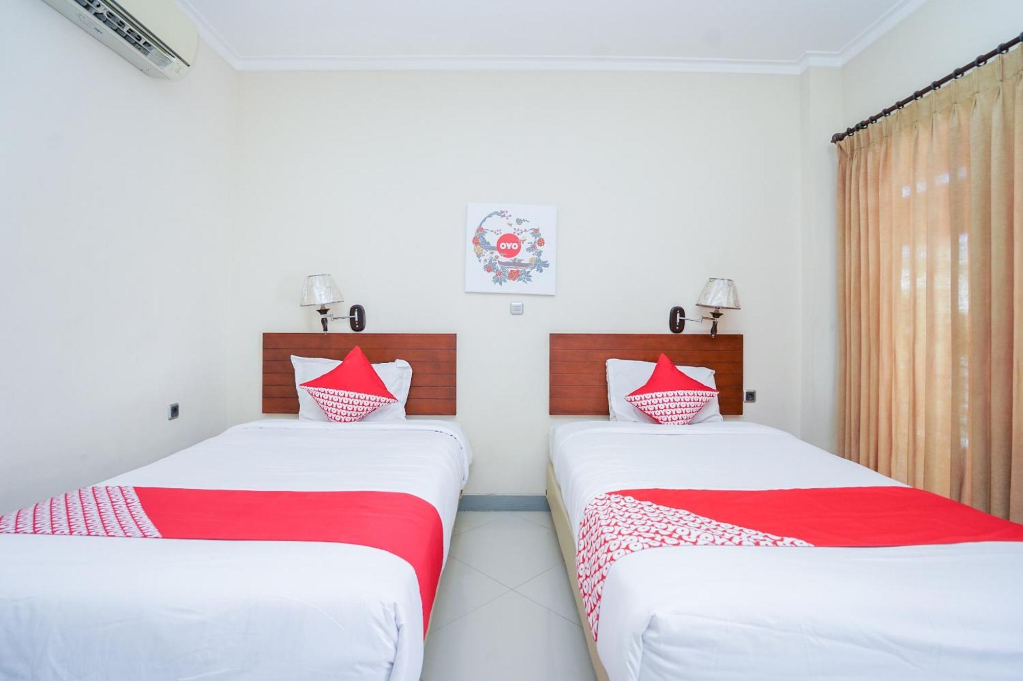 Capital O 1430 Hotel Ratna Syariah Probolinggo Exterior foto