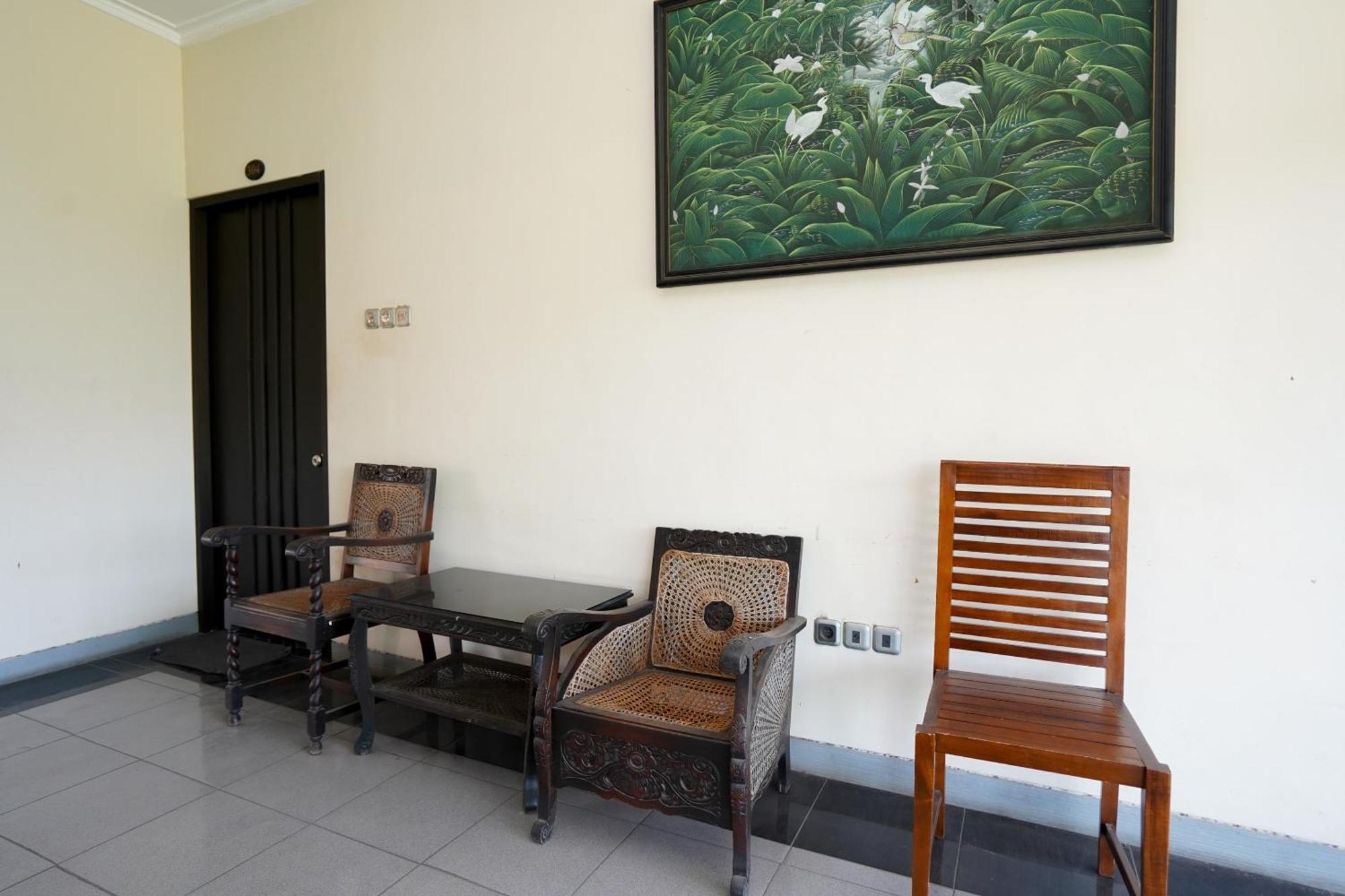 Capital O 1430 Hotel Ratna Syariah Probolinggo Exterior foto